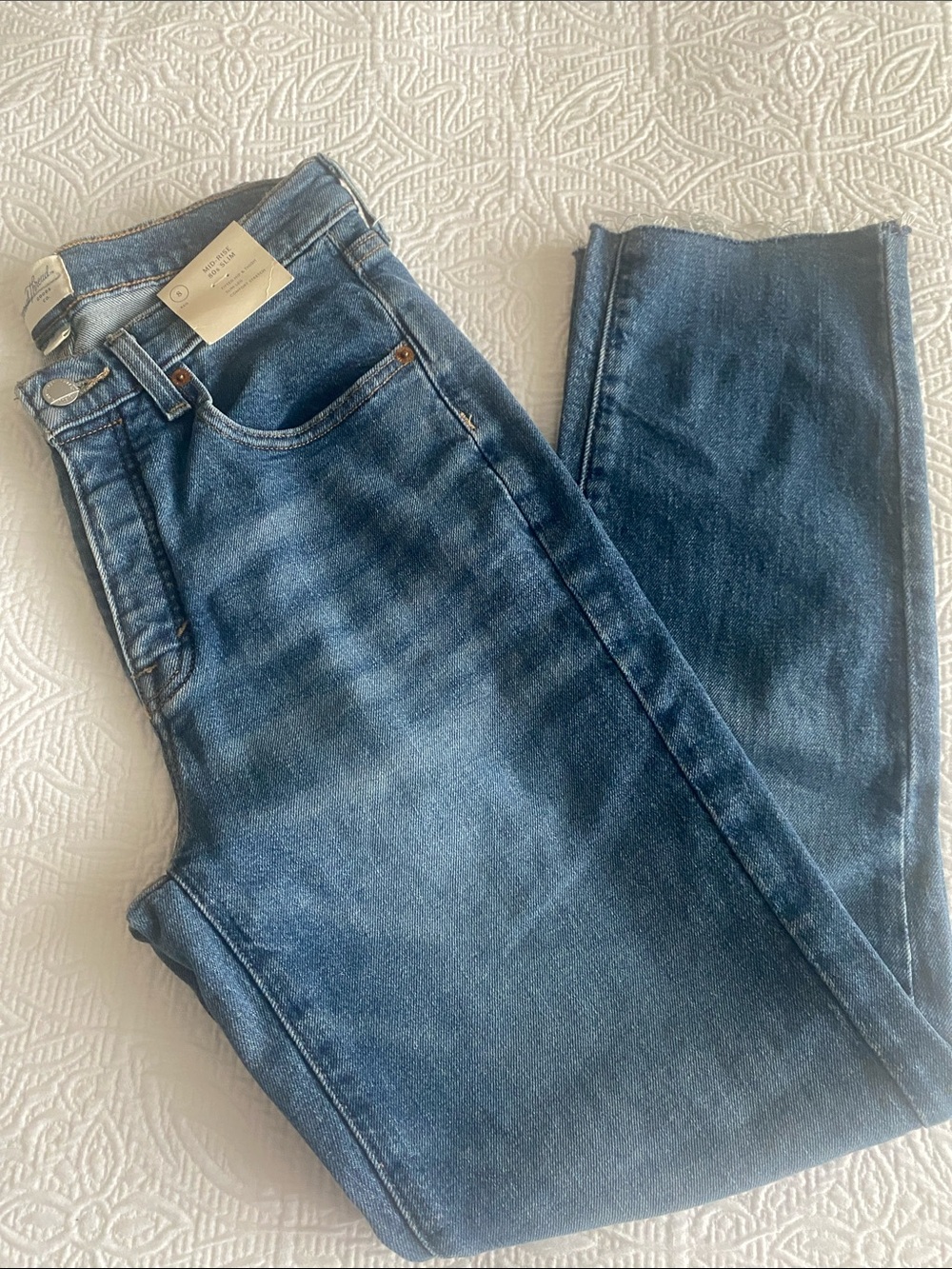 Universal Thread Mid-Rise Button Fly 80’s Slim Fitted Hip & Thigh Blue Jeans Sz8 - Picture 5 of 12
